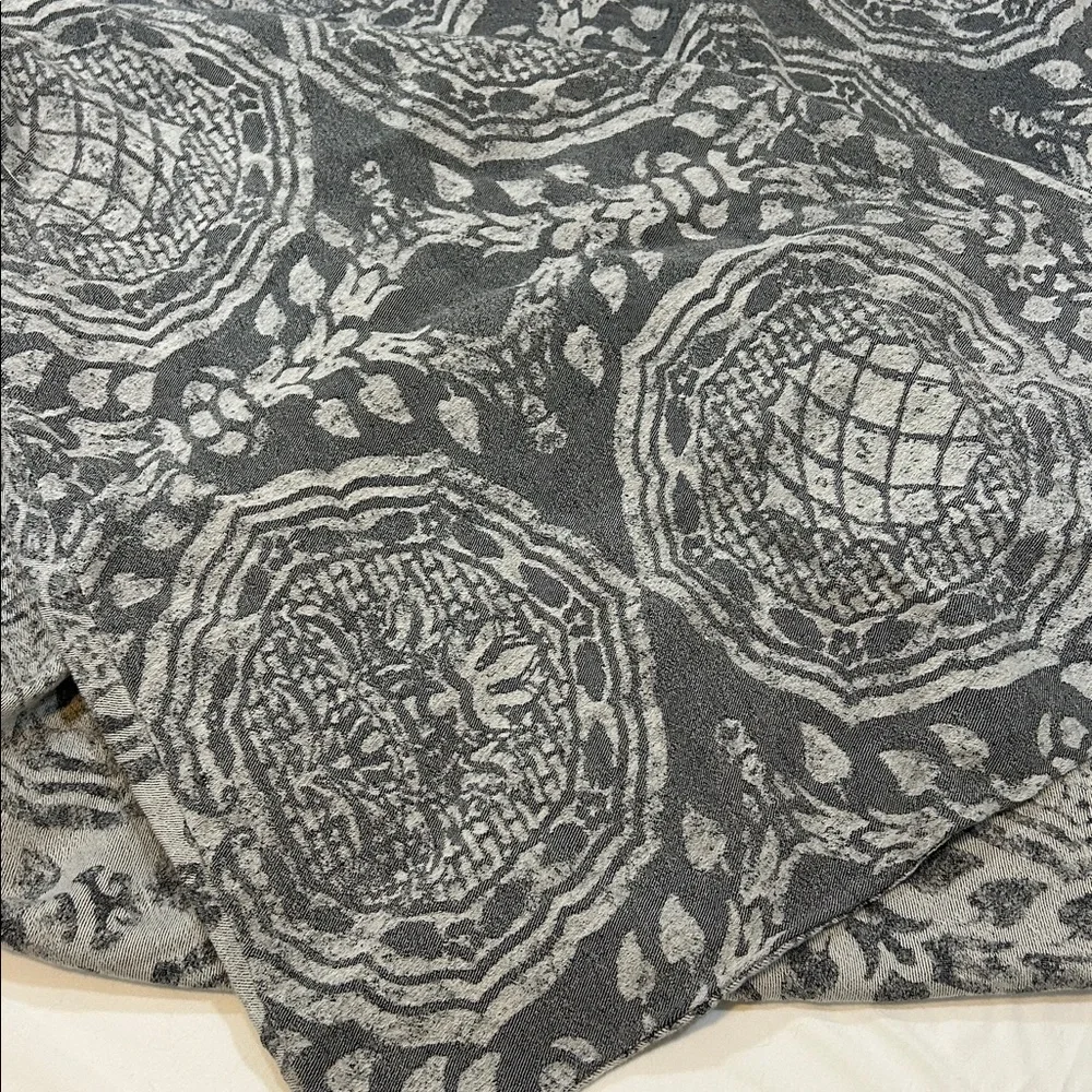 Restoration Hardware Castillo Medallion California King Duvet Cover